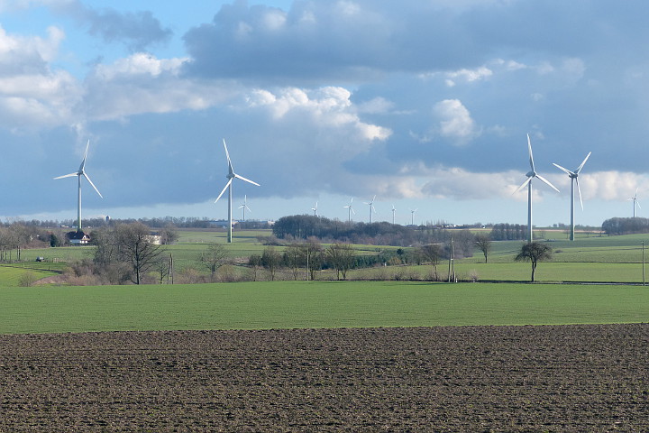 Windräder auf dem Haarstrang