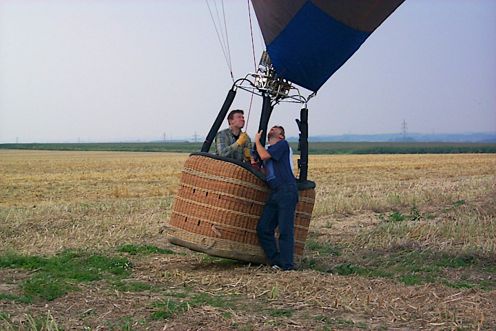 Heißluftballon landet