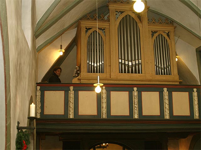 Christin an der Orgel