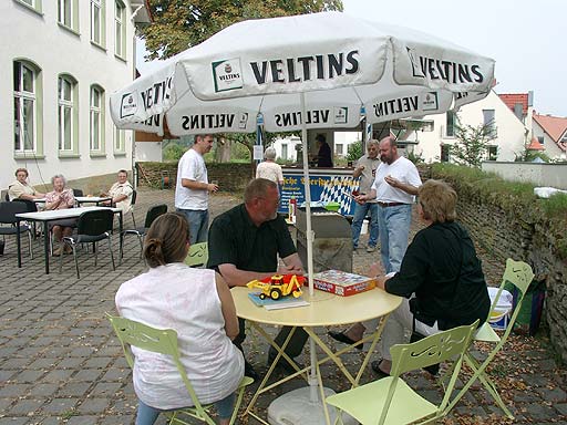 diverse Gastgeber und Gäste