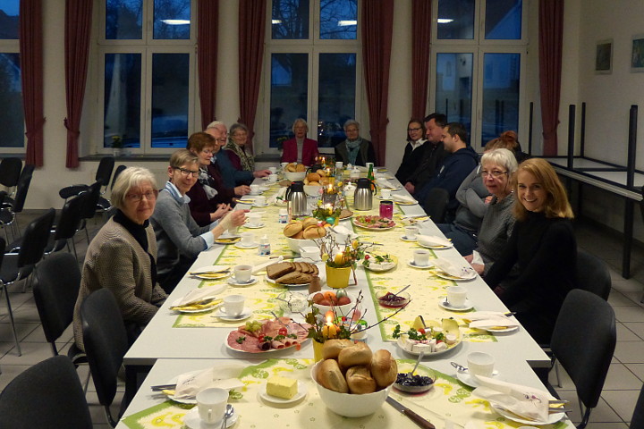 Frühstück zur Osternacht