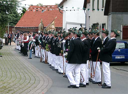 ob sich das Königspaar einmal zeigt?