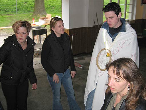 Verhüllung des Königs