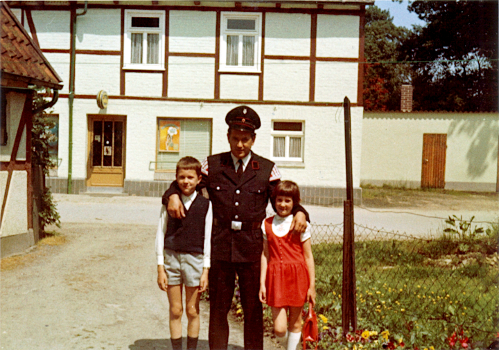 Willi Frieling mit Vater und Schwester