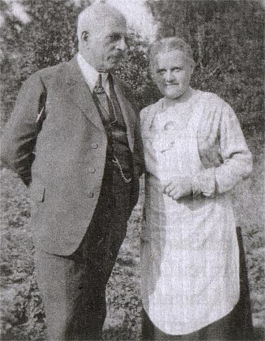 Pfarrer Gustav Clement mit Ehefrau