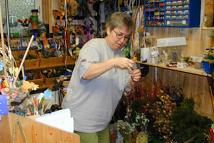 Karin Seifert bei der Arbeit