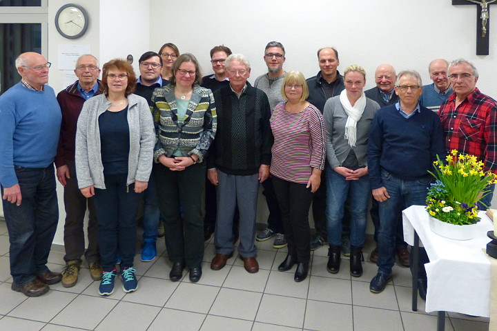 Alter und neuer Vorstand des Fördervereins der Kirchengemeinde Meiningsen